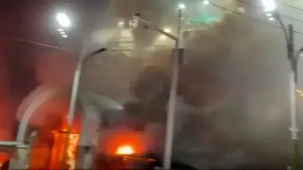 فیلم آتش زدن امامزاده وضریح داخلش در ناآرامی های دزفول