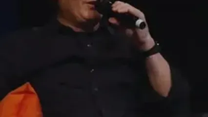 عینک دودی به تقلید از مکرون! | رفتار جالب نخست‌وزیر انگلیس را ببینید