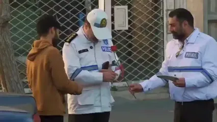 فیلم دوربین مخفی پلیس برای روز پدر چجوری راننده ها توسط پلیس غافلگیر میشن