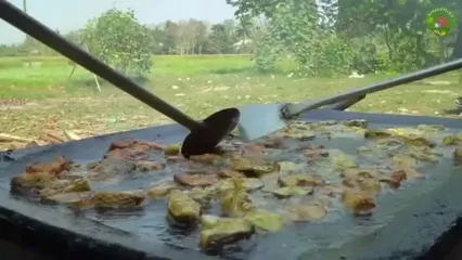 غذای روستایی در هند؛ پخت خوراک کاری با 60 کیلوگرم ماهی کپور توسط 15 آشپز