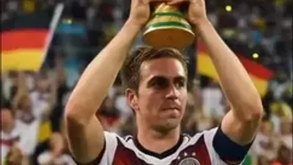 ویدئو: دست به دست شدن جام جهانی؛ از زیدان ۱۹۹۸ تا مسی ۲۰۲۲