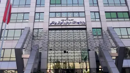 معاون وزیر بهداشت: ما بودجه‌ای تحت عنوان سرانه آموزشی نداریم/ منابع صرف حقوق اعضای هیأت علمی و پرسنل ستادی دانشگاه‌ها و دانشکده‌ها می‌شود