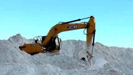 فیلمآخرالزمانی از بارش 3 متری برف در الیگودرز لرستان