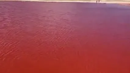 این دریاچه را با خون پر کرده‌اند!