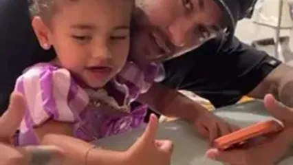 عاشقانه های نیمار و دخترش ماوی!