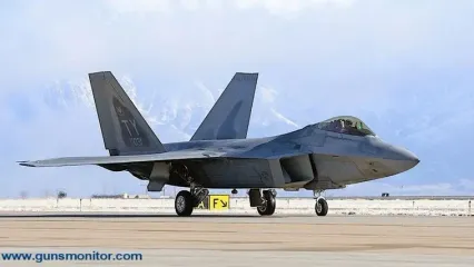 شش جنگنده F-۲۲ Raptor به انگلیس رسیدند