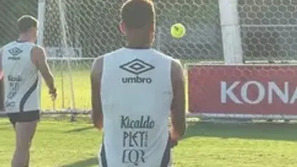 ویدئو: هنرنمایی نیمار با توپ تنیس در زمین تمرین