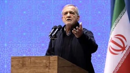 پزشکیان: همین حرف‌ها را می‌زنید که مردم به خیابان می‌ریزند