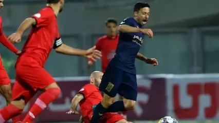 تراکتور بازی مهم هفته را برد و صدرنشین شد