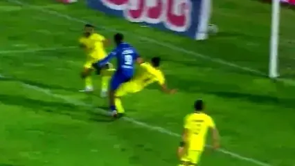 ادعای شمس‌آذر: گل مردود استقلال را VAR ندید