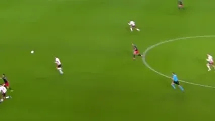 ویدئو: عملکرد فوق‌العاده دروازه‌بان بایرن‌ مقابل آیندهوون