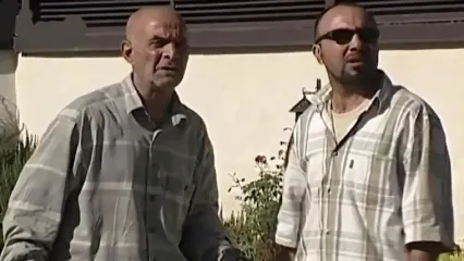 خاطره بازی بامزه رضا عطاران با تیتراژ «متهم گریخت»