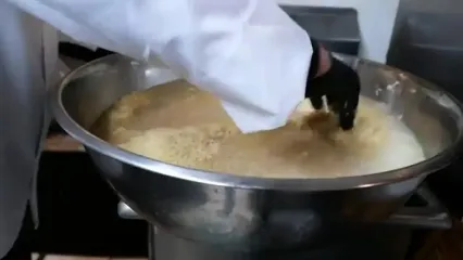 غذای خیابانی در آمریکا؛ پخت ازبکی پلو با گوشت بره در شیکاگو