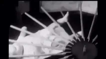 ۸۰ سال پیش؛ دستگاه تمرینی محبوب نوزادان