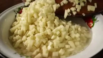 غذای روستایی در آذربایجان؛ کباب کردن بره 15 کیلوگرمی در تنور گِلی