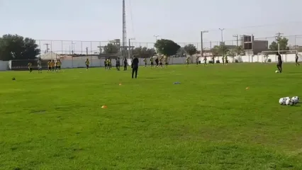 تمرین پر نشاط نفتی ها پیش از دیدار با نساجی