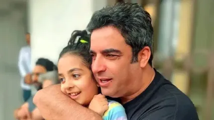 پاسخ کوبنده منوچهر هادی به توهین های اونور آبیا: ما بی شرف نیستیم این خطر رو به جون خریدم که ممکنه زیر موشک کشته بشم/ کشته شدگان این اتفاقات اخیر هم قابل احترام اند!