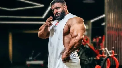 هادی چوپان : بخاطر فقرم مسخرم کردند / پول نداشتم گیوه پوشیدم و توی مسابقات تحقیر شدم / خوش تیپی الانم داستان غم انگیزی داره