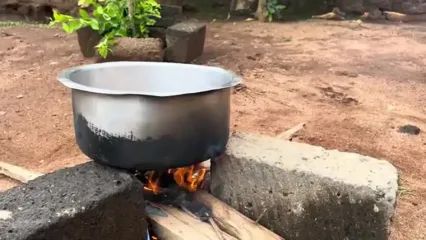 غذای روستایی در کنیا؛ پخت کیک وانیلی در قابلمه