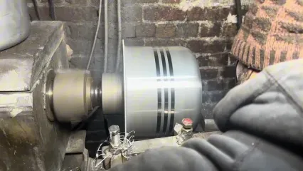 بازیافت ضایعات فلزی و تولید زودپز با آن ها در کارگاهی در پاکستان