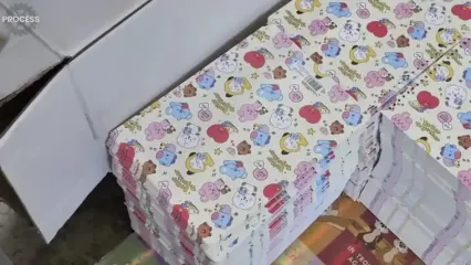 فرآیند تولید انبوه دفترچه یادداشت در کارخانه ای مدرن در کره جنوبی