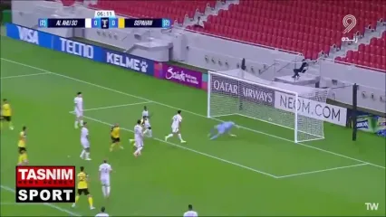 گل اول سپاهان به الاهلی قطر توسط کاوه رضایی را مردود شدن گل سپاهان به دلیل آفساید بعد از بازبینی VAR