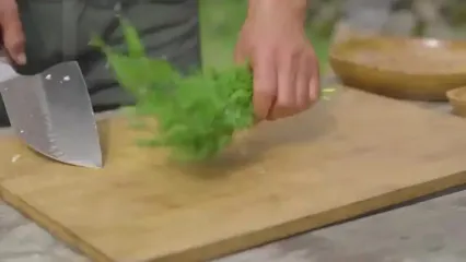 غذای روستایی در آذربایجان؛ تهیه مربای توت فرنگی در روستایی کوهستانی