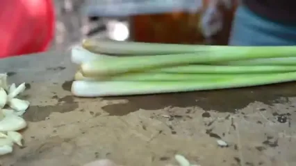 غذای روستایی در کامبوج؛ طبخ غذا با ماهی طلایی بزرگ و به 2 روش