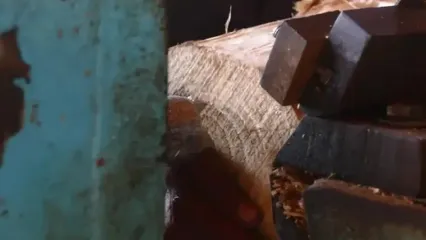 فرآیند تماشایی تولید انبوه چوب بستنی در کارگاهی در پاکستان