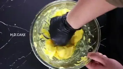 طرز تهیه بامیه خانگی ماه رمضان به سبک قنادی‌ها را ببینید