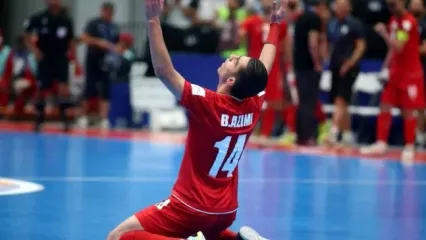 ایران با اشک‌های مرد سال فوتسال آسیا، فینالیست شد