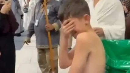 جشن غیرمعمول یک خانواده اهل ترکیه در کعبه