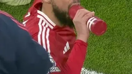 ویدئو: توقف مسابقات لیگ برتر برای افطار بازیکنان مسلمان