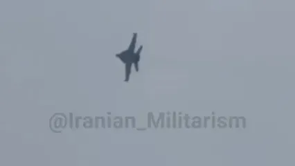 رهگیری F/A-18 در آسمان چابهار توسط دوش پرتاب