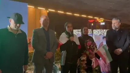 بازیکن تیم فوتبال زنان: از امروز در خیابانم