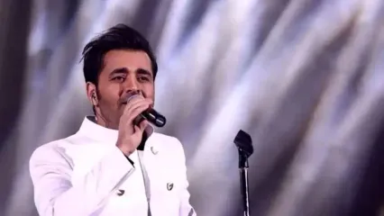 اجرای زنده خواننده دردسرهای عظیم در جمع امدادگران