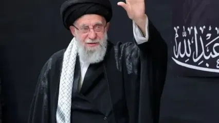 بغض مجری شبکه المیادین هنگام اعلام خبر شهادت رهبر انقلاب