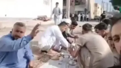 برپایی نماز عید فطر و سفرۀ صبحانه در کنار محل اصابت موشک