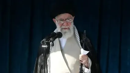 وضعیت مردم در پی شهادت رهبر انقلاب در حوالی انقلاب