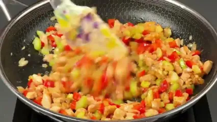 طرز تهیه یک پاستا متفاوت با اسفناج و مرغ و به روش آشپز آلمانی