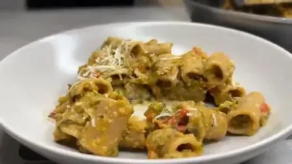 طرز تهیه یک پاستای ایتالیایی متفاوت و فوری با بادمجان