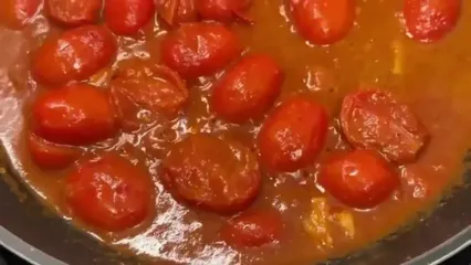 ببینید؛ طرز تهیه یک پاستا کلاسیک ایتالیایی با گوجه گیلاسی