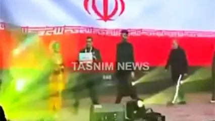لحظه معرفی تیم ایران با مداحی محمود کریمی