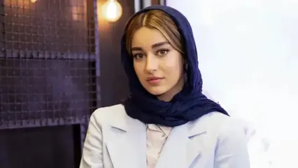 فیلم گریه خانم بازیگر سریال بی عاطفه حین مصاحبه / مه لقا مینوش زاده : در خیابان مردم میگویند ما را نکشی بذاری توی فریزر، ما از تو می‌ترسیم / گفتم : من مردای خیانتکار رو میکشم نترس دخترجان !