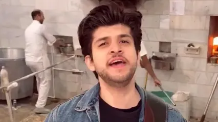 ویدئو کنسرت متفاوت یک خواننده ایرانی در نانوایی!