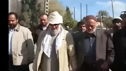 کسی بشکن زدن رهبری شهید انقلاب رو دیده ندیده / توی یک شرایط خاص یهویی بشکن زد و گفت عجب کاری کردی دیدم بعدش بغلم کرد