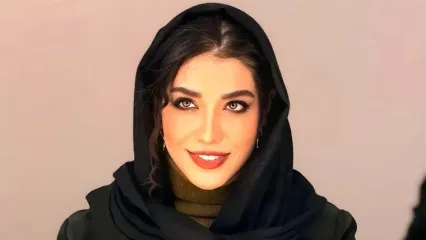 اجرای زنده این خانم بازیگر با آهنگ گوگوش بر روی صحنه تئاتر / ساناز امامیه کیست؟