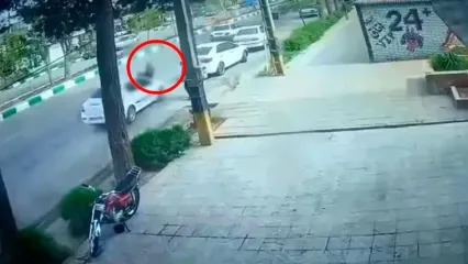 فیلم لحظه قتل خانم وکیل وسط خیابان در بیرجند / شوهرش با ماشین و سرعت بالا به خانم وکیل کوبید / حاوی صحنه دلخراش