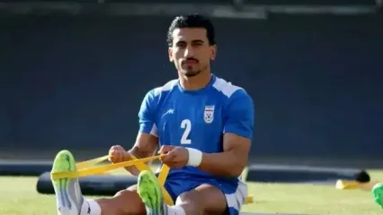 تصاویری از اعضای تیم ملی ایران مقابل سفارت آمریکا