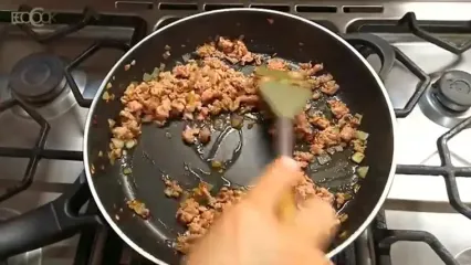 طرز تهیه یک خوراک جدید با کدو سبز و گوشت چرخ کرده